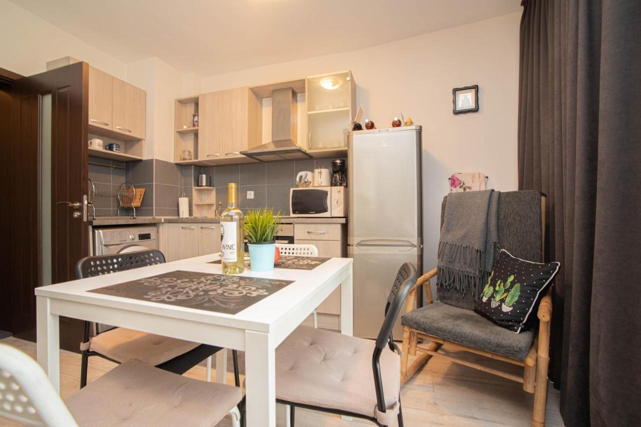 Vera By Rv Apartments Varna Exteriör bild
