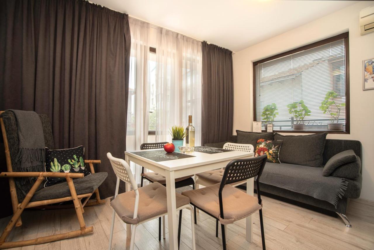 Vera By Rv Apartments Varna Exteriör bild